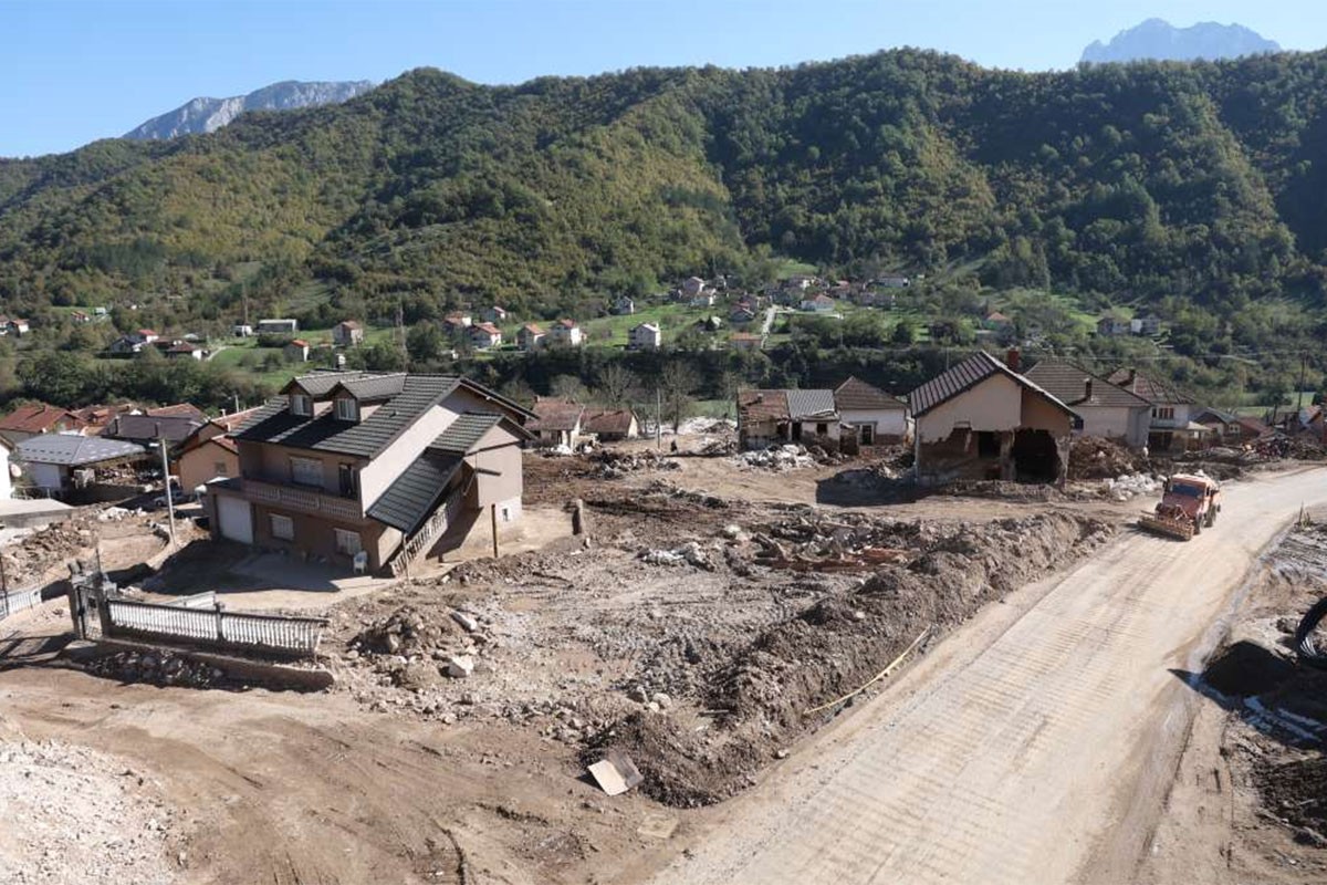 Nastavlja se zbrinjavanje ljudi i sanacija terena u Jablanici i Konjicu