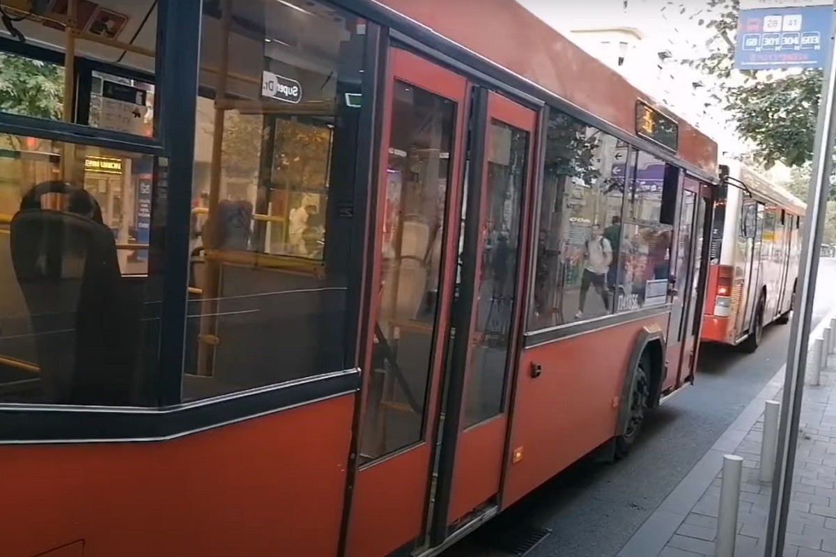 Dva putnika napali i pretukli vozača autobusa