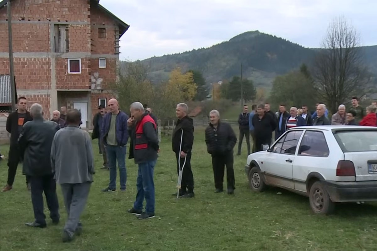 Protest mještana kod Pala: "Ne damo Arapima našu zemlju" (VIDEO)