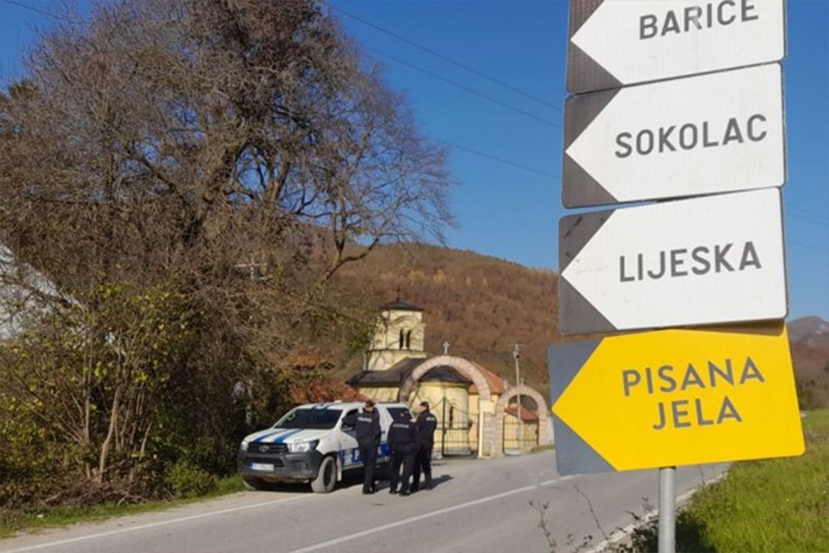 Policajac povrijeđen tokom potrage za ubicom brata i sestre