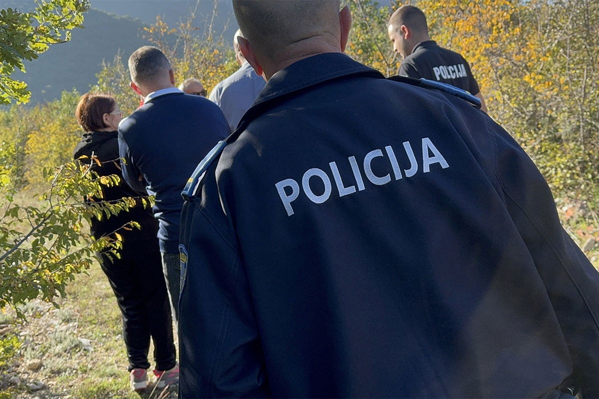 Mještani ne daju da se trasira put ka kamenolomu, na terenu policija