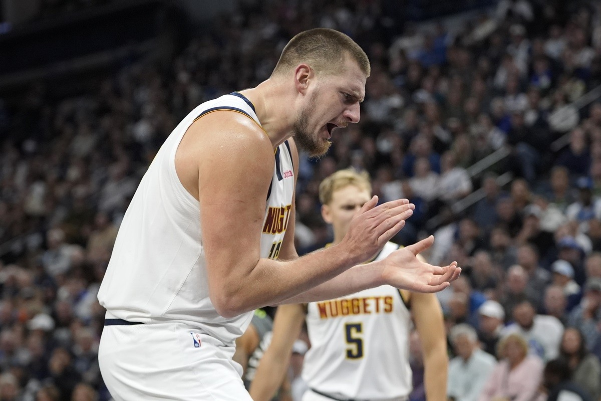 Jokić dominirao, a Denver se samouništio