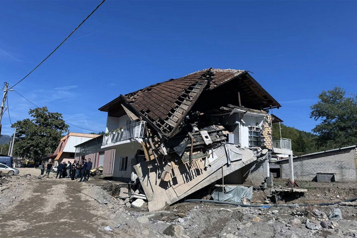 Oružane snage nastavljaju da pomažu ugroženim Jablaničanima