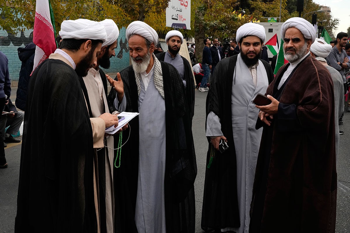 Iranska studentkinja uhapšena nakon što se skinula iz protesta (FOTO)