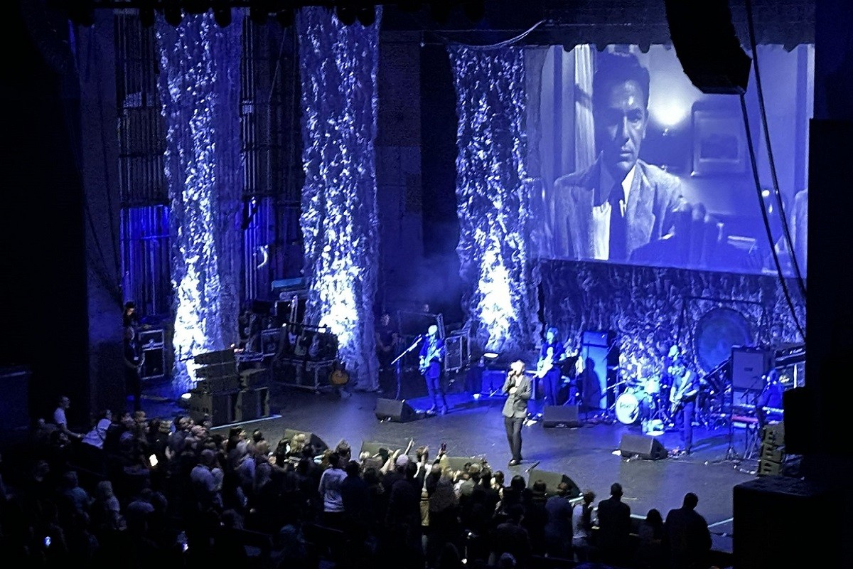 Morrisey prekinuo koncert zbog fanova (VIDEO)