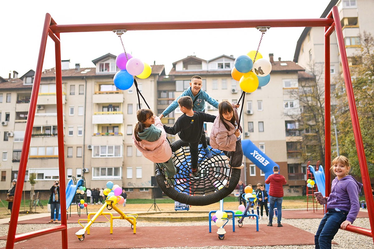 Banjaluka dobila novo dječije igralište  (FOTO)