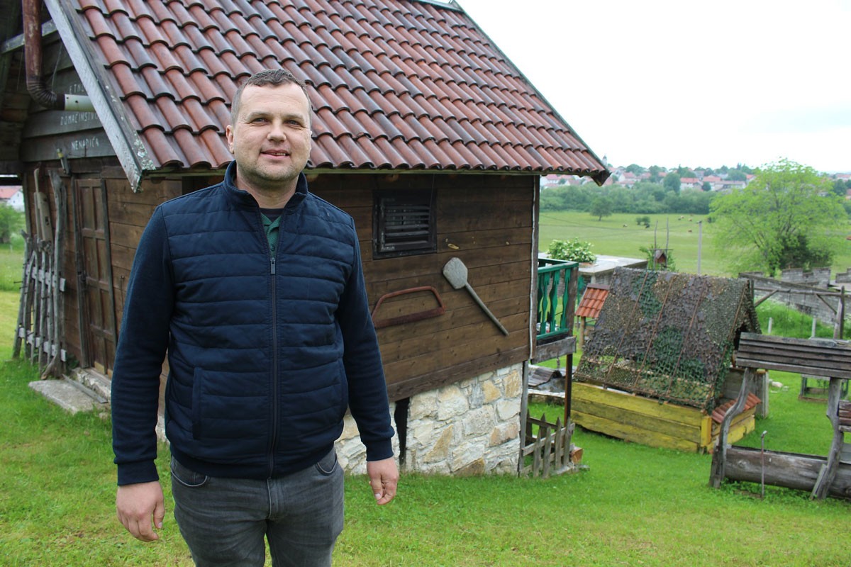 Nemanja Petković, mladi pčelar iz Glamoča: Med ga održao u zavičaju