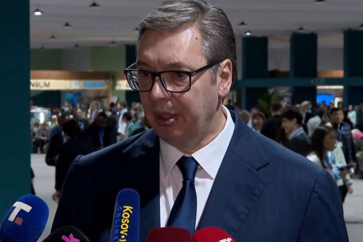 Vučić se sastao sa Lukašenkom u Bakuu