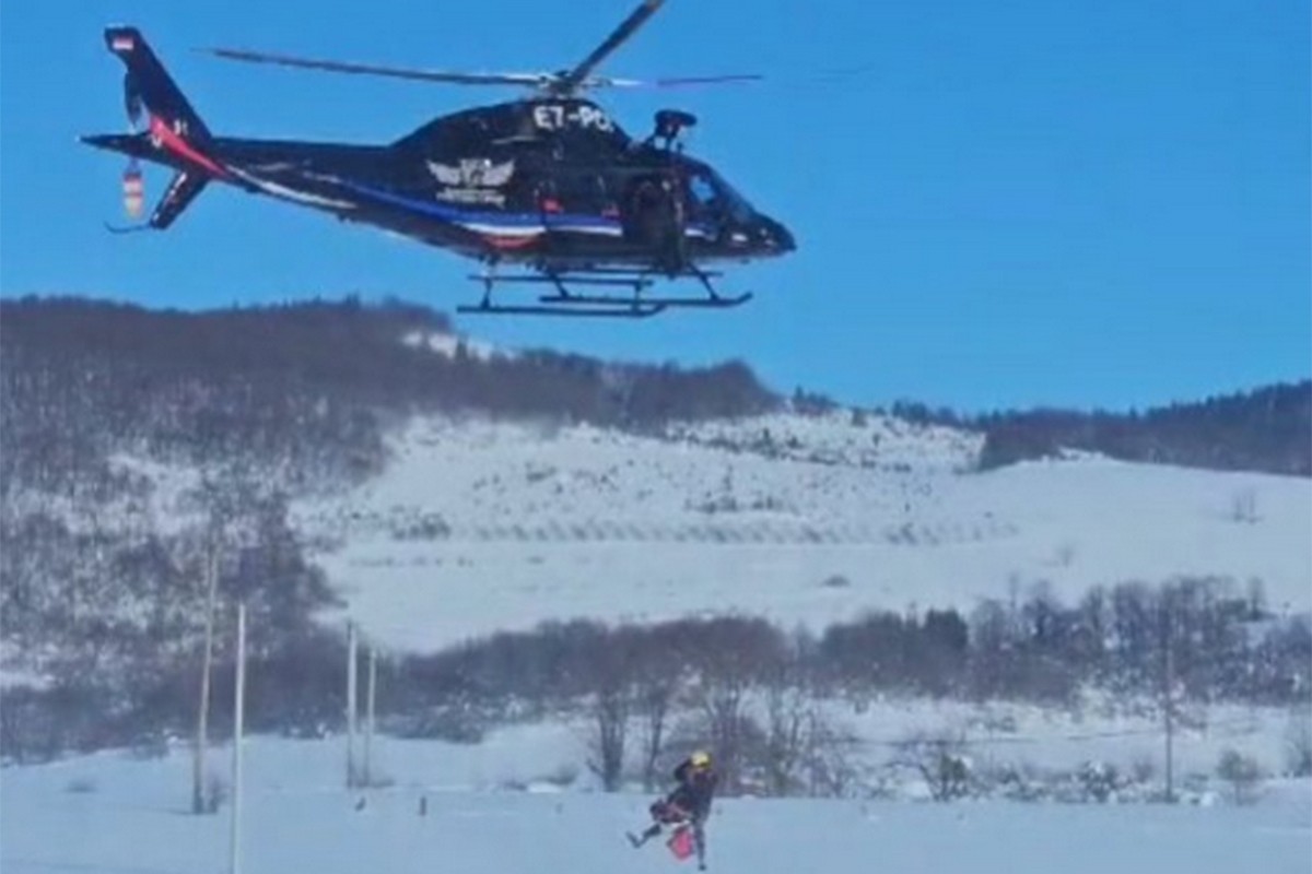 Majka sa bolesnom bebom evakuisana sa Manjače: Prebačene u UKC Srpske (VIDEO)