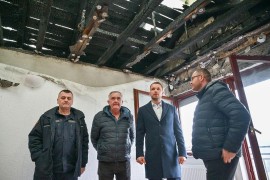 Stanivuković obišao porodicu kojoj je izgorio krov kuće