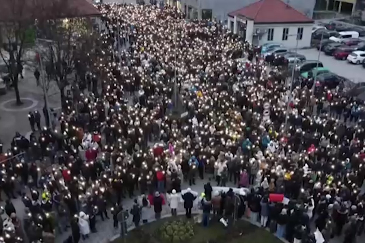 Protest u Beogradu: Studenti podržali prosvjetare, traže generalni štrajk (VIDEO)