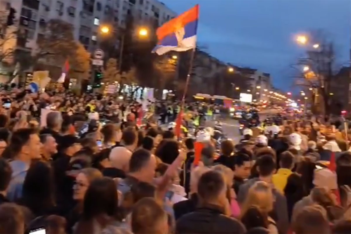 Protesti širom Srbije zbog napada na studente u Novom Sadu (VIDEO)