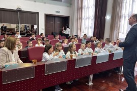 Gradonačelnik Bihaća počastio mališane