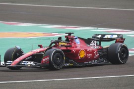 Hamilton najbrži na predsezonskim testiranjima u Bahreinu