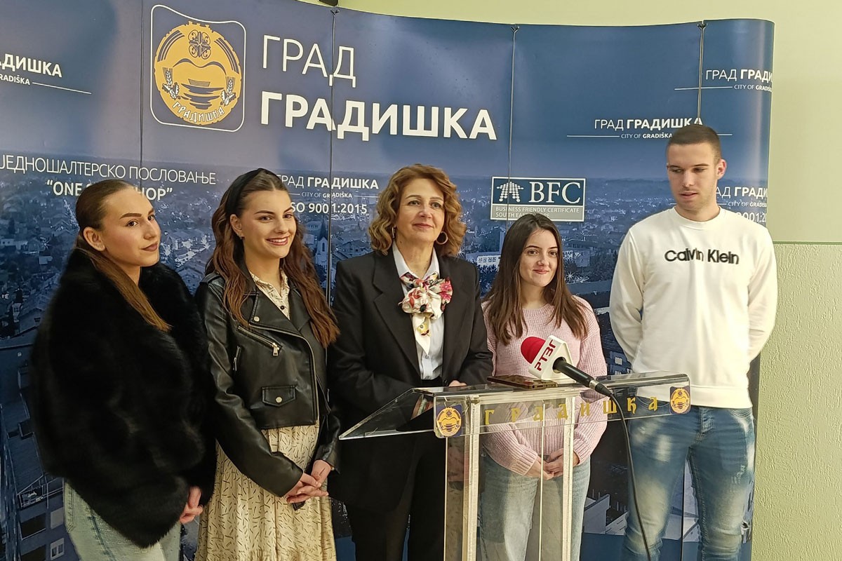 Stipendije za 130 studenata iz Gradiške