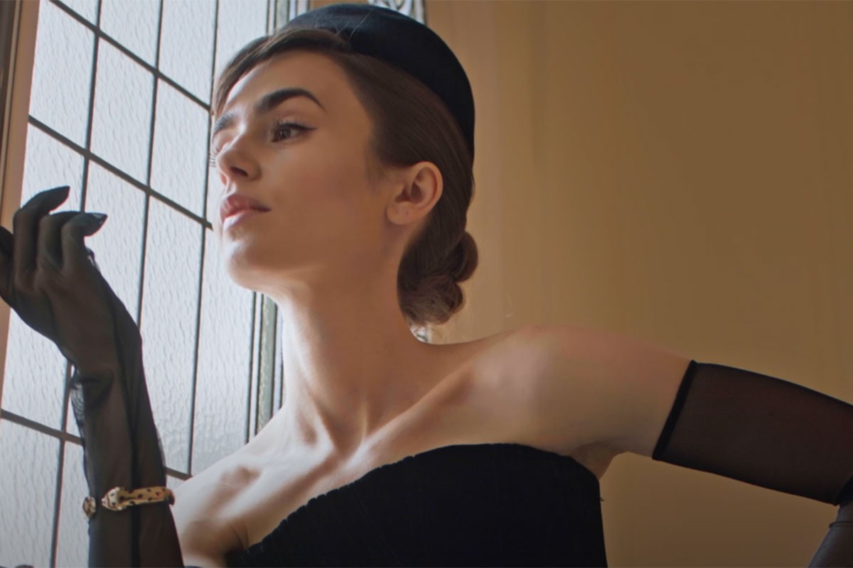 Lili Kolins u prvoj šetnji sa kćerkom (FOTO)