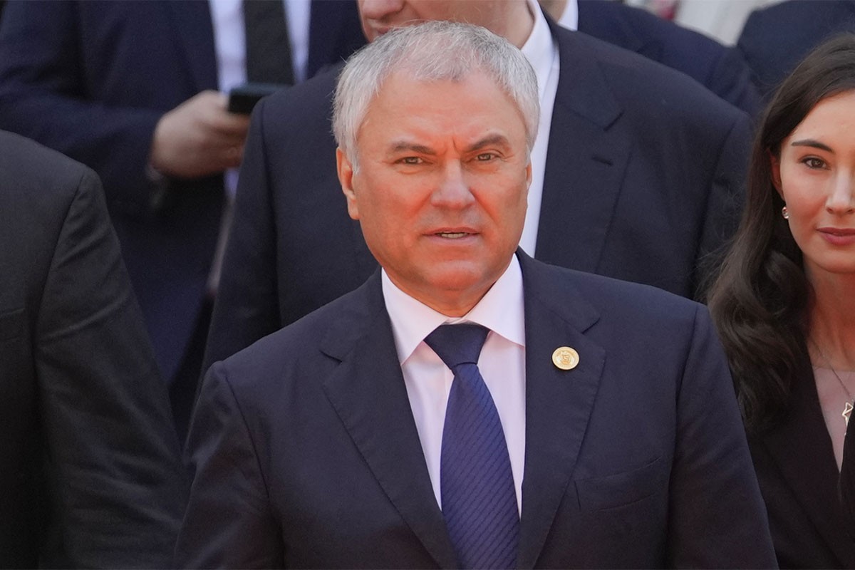 Volodin: Zelenski i Bajden pretvorili Ukrajince u zamorčiće