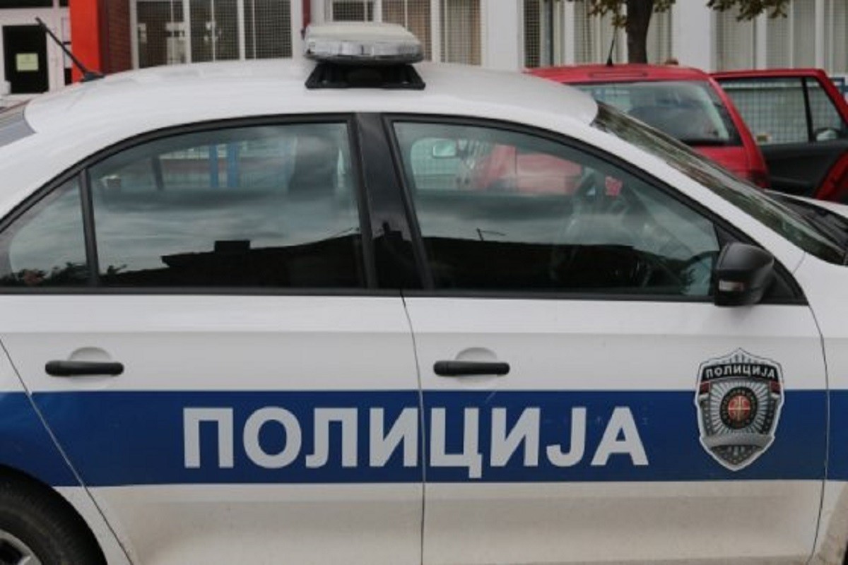 Pokrenuta istraga protiv Luke (19) zbog ubadanja policajca nožem