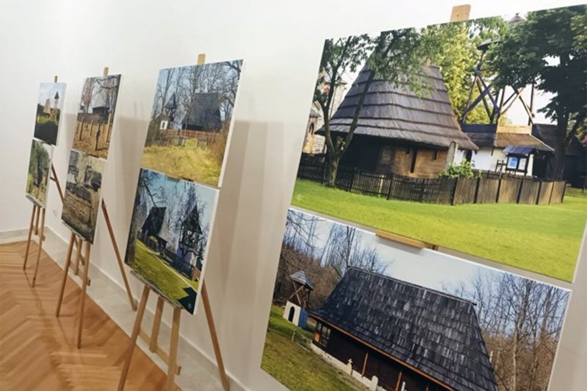 Galerija SANU: Izložba fotografija "Crkve brvnare u Republici Srpskoj"