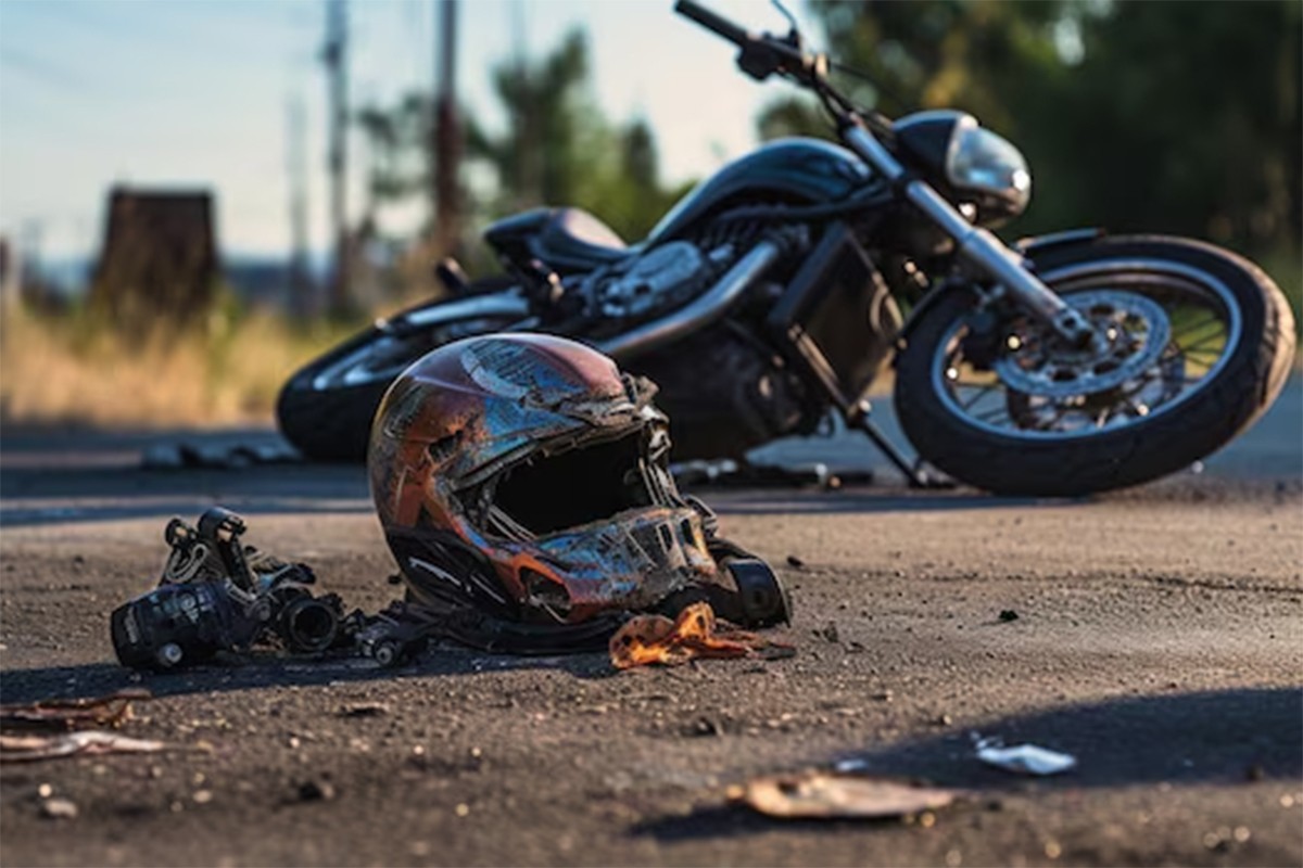 Motocikl sletio s kolovoza,  vozač prevezen u UKC