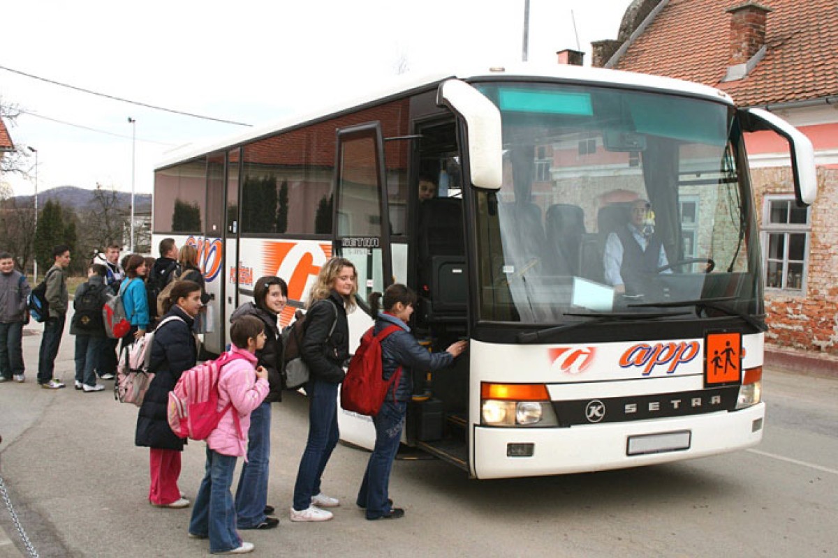 Auto-prevoznici u USK obustavili prevoz učenika