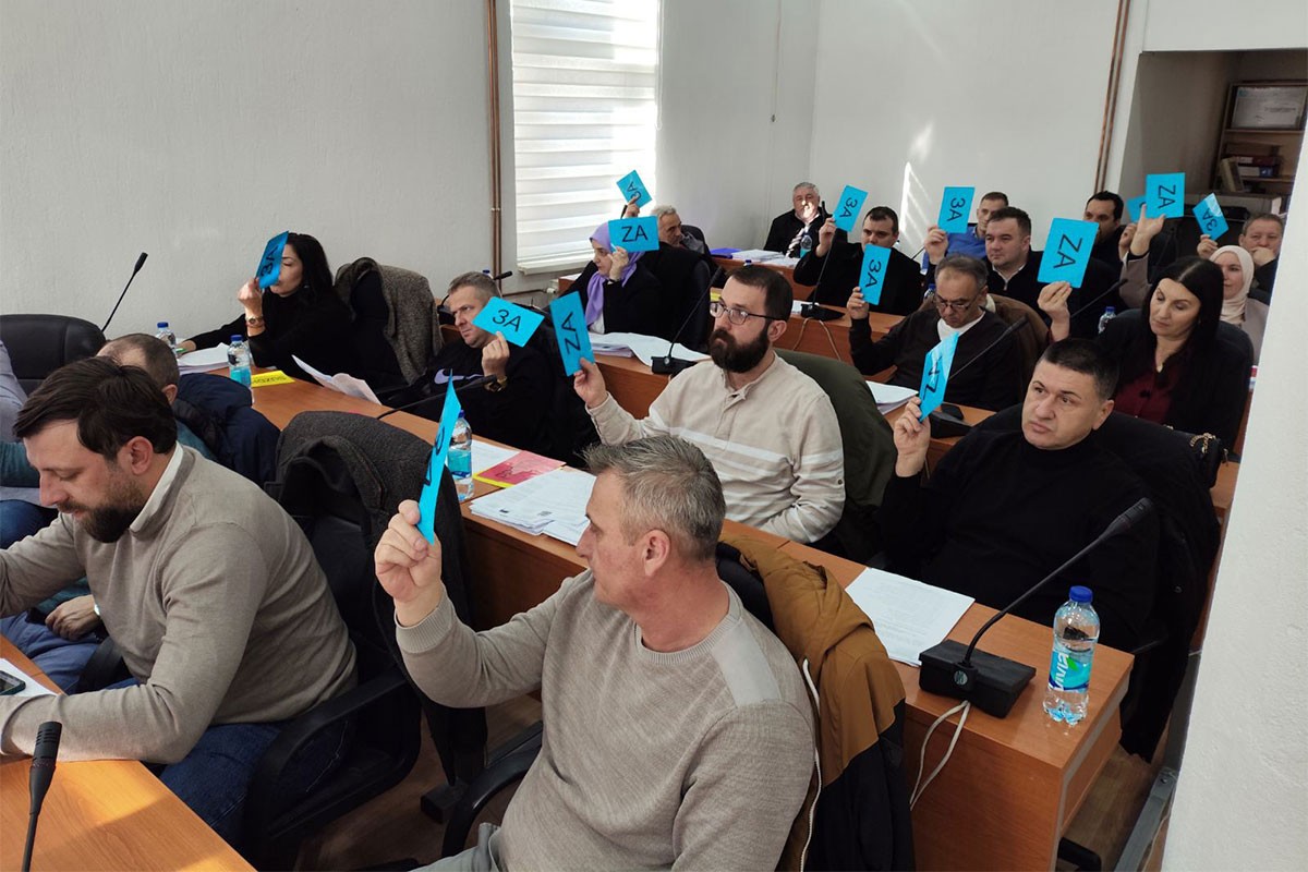 Odbornici nisu usvojili izvještaj o radu Mladena Grujičića