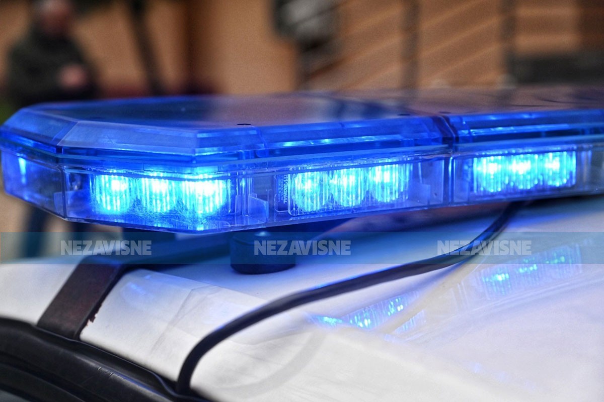 Tragedija u Srbiji: Stao da popravi vozilo, "pokosio" ga kamion (VIDEO)