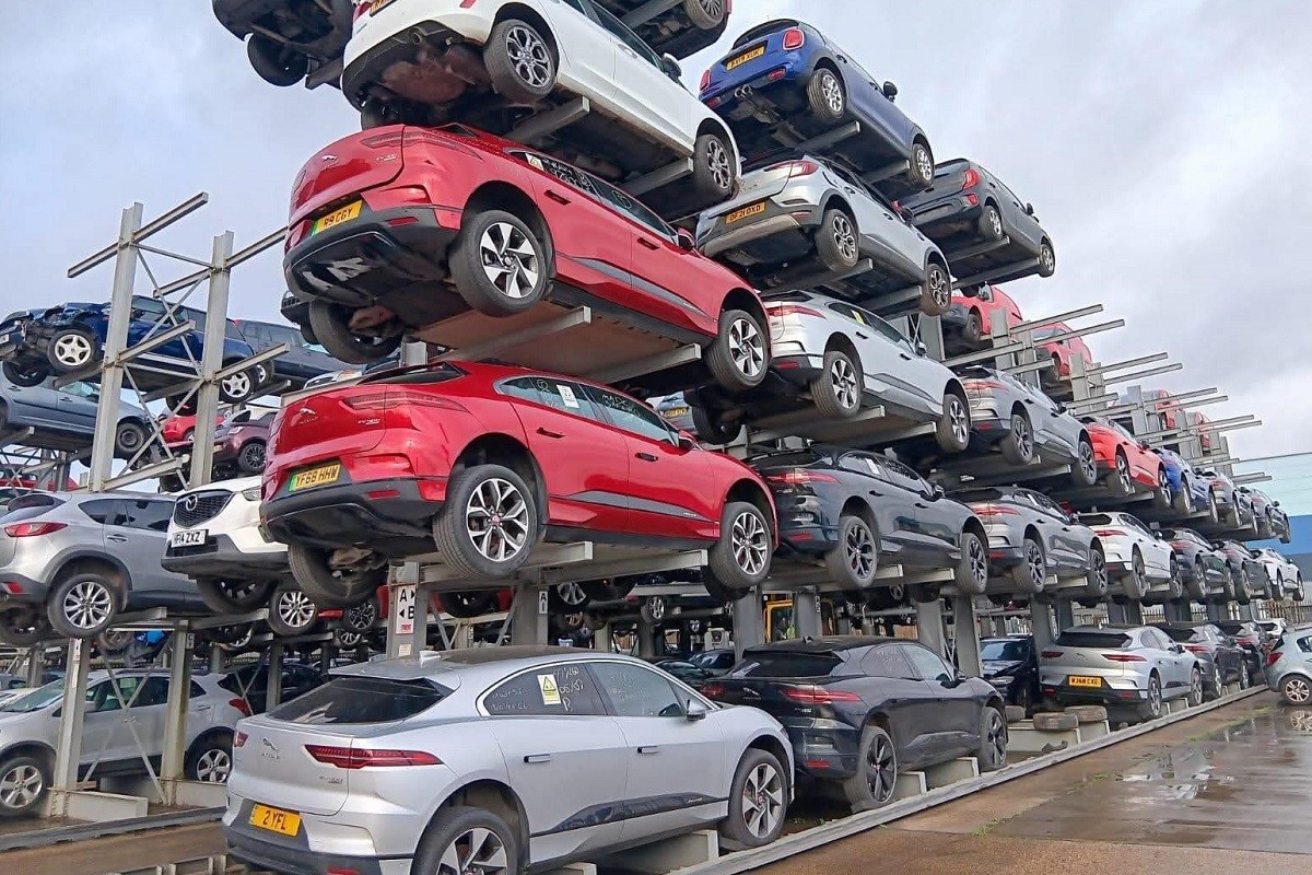 Jaguar deponovao na stotine relativno novih automobila