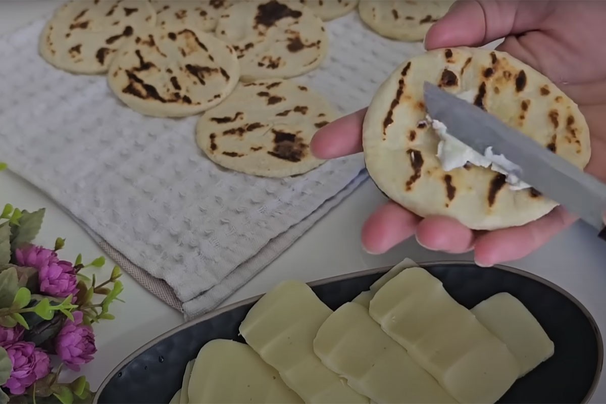 Malo poznat recept za fantastično pecivo, sjajna alternativa hljebu (VIDEO)