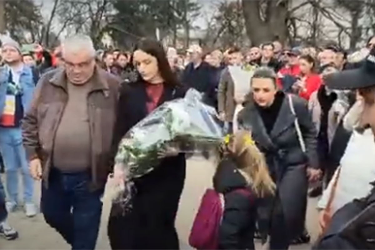 Građani se okupili u znak sjećanja na Dženana Memića