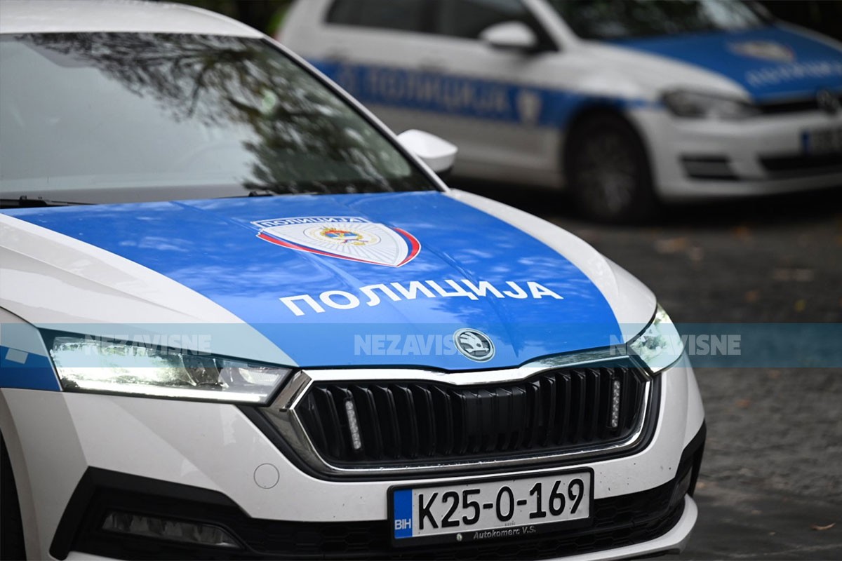Obijena samouslužna auto-praonica i ukraden novac