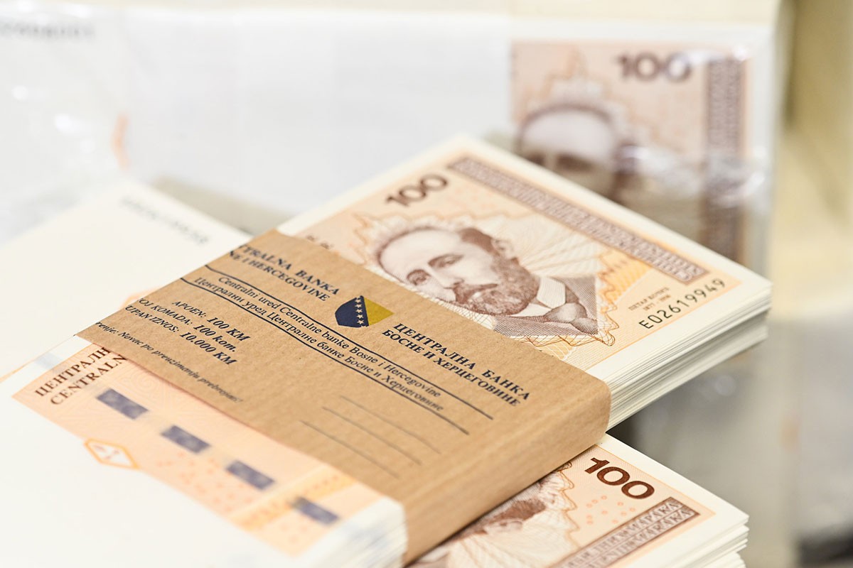 Zašto su depoziti stanovništva za mjesec dana porasli za 400 miliona KM?
