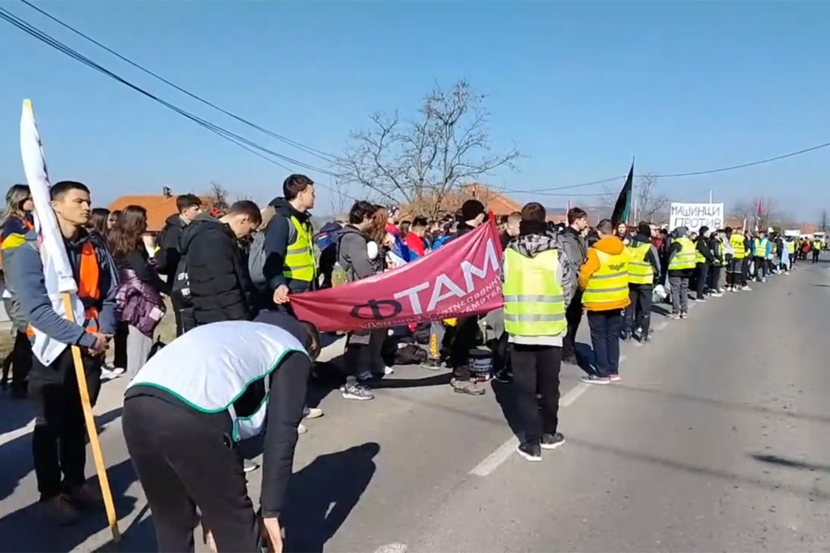 Prva etapa marša ka Kragujevcu: Beogradski studenti stigli u Sopot (VIDEO)