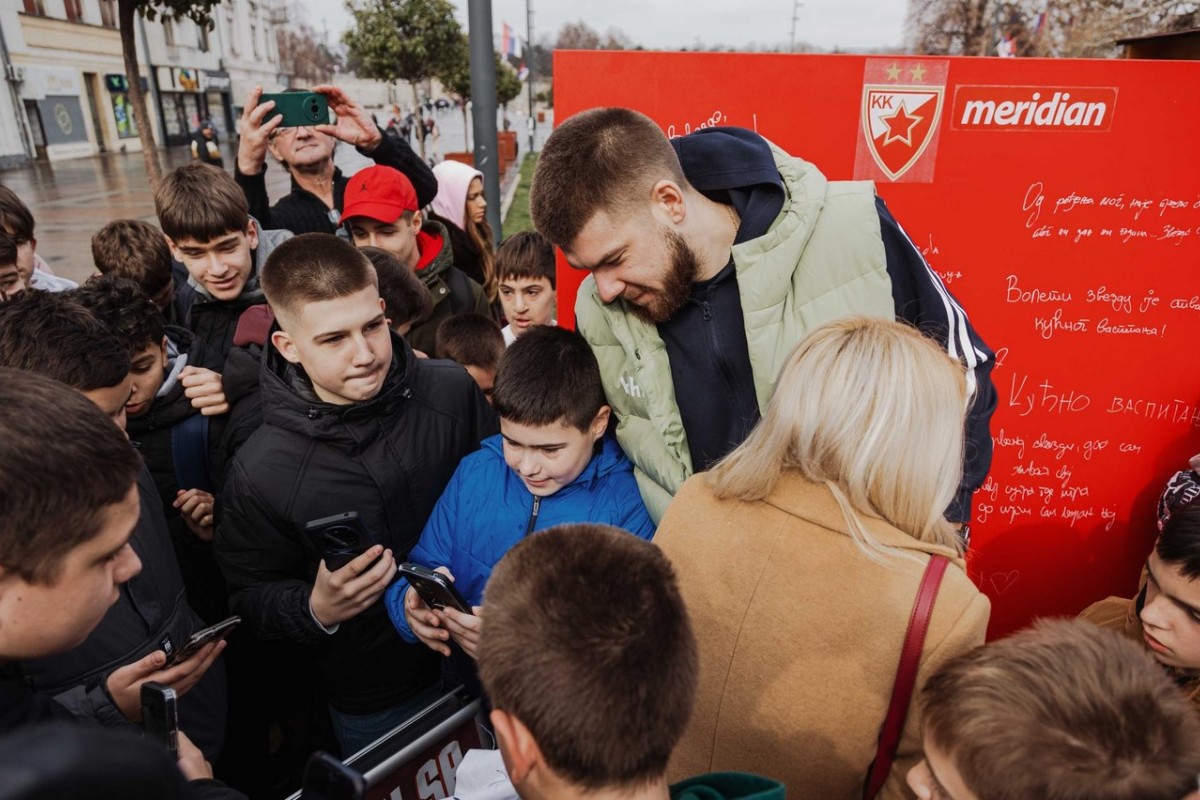 Košarkaši Crvene zvezde oduševili navijače u Nišu