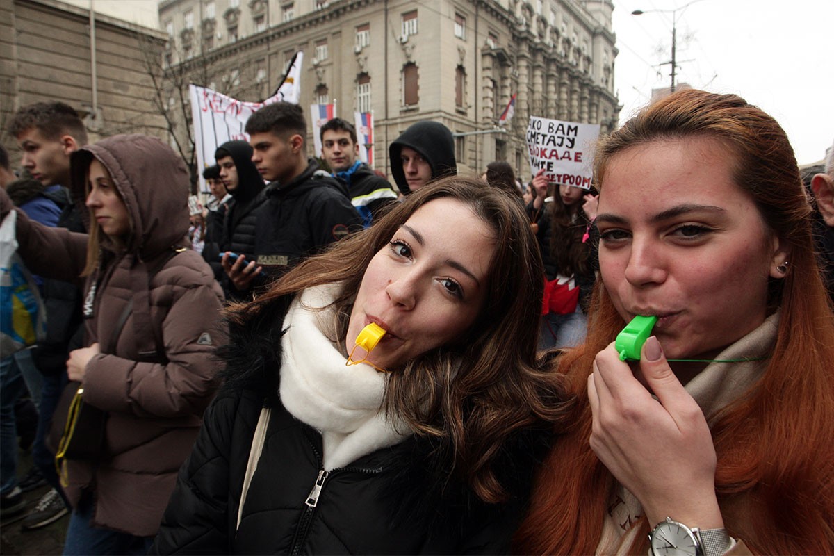 "Sretnimo se na Sretenje": Studenti iz Beograda trče štafetni maraton do Kragujevca