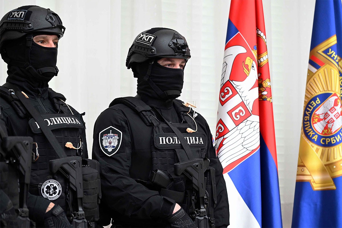 Ovako su u Srbiji uhapšeni osumnjičeni za prevaru tešku dva miliona evra (VIDEO)