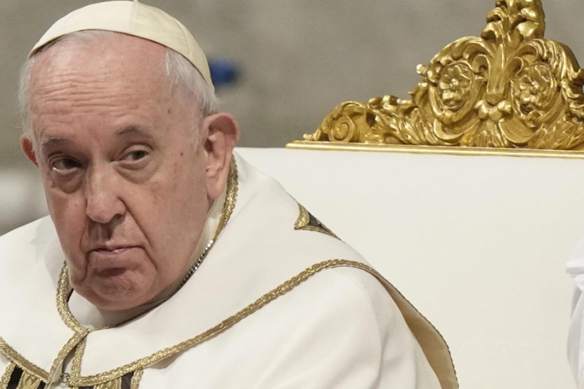 Vatikan se oglasio: Otkriveno od čega boluje papa Franjo