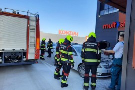 Gorio auto u centru Banjaluke (FOTO)