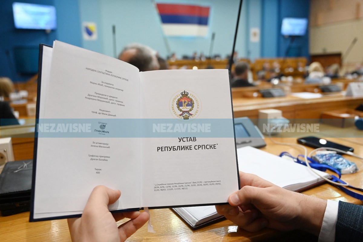 Nakon burne rasprave i uvreda: Usvojena odluka o donošenju novog ustava RS