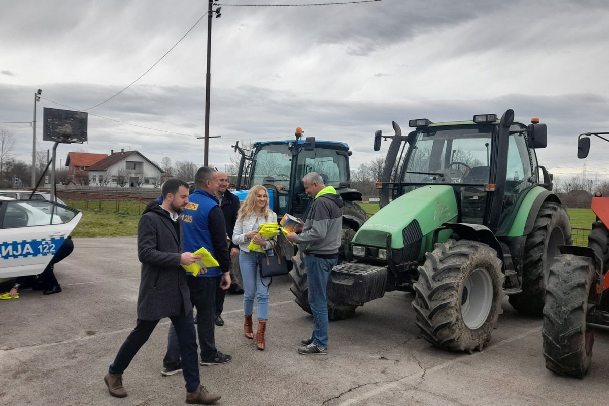 Vozači traktora da vode računa o tehničkoj ispravnosti vozila