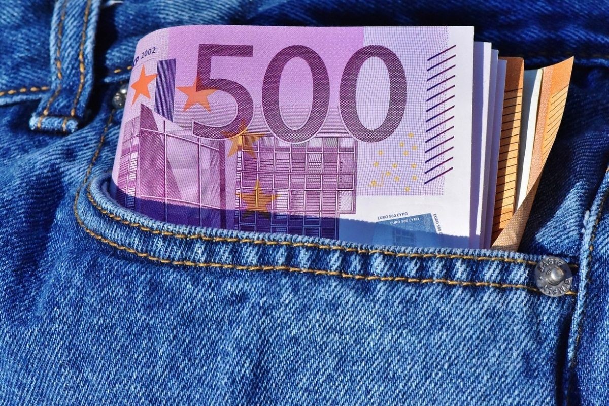 Ovi horoskopski znakovi do 2026. neće znati šta će s parama Ovi horoskopski znakovi do 2026. neće znati šta će s parama