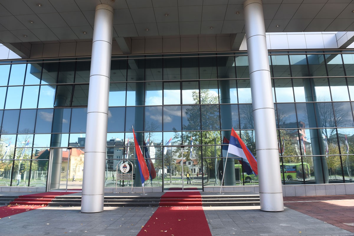 Šta može na političkom planu napraviti "vlada u sjeni"?