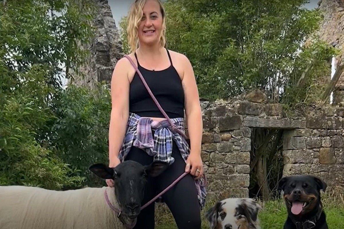 Preselila se u neobičan smještaj i troši 300 evra mjesečno (VIDEO)