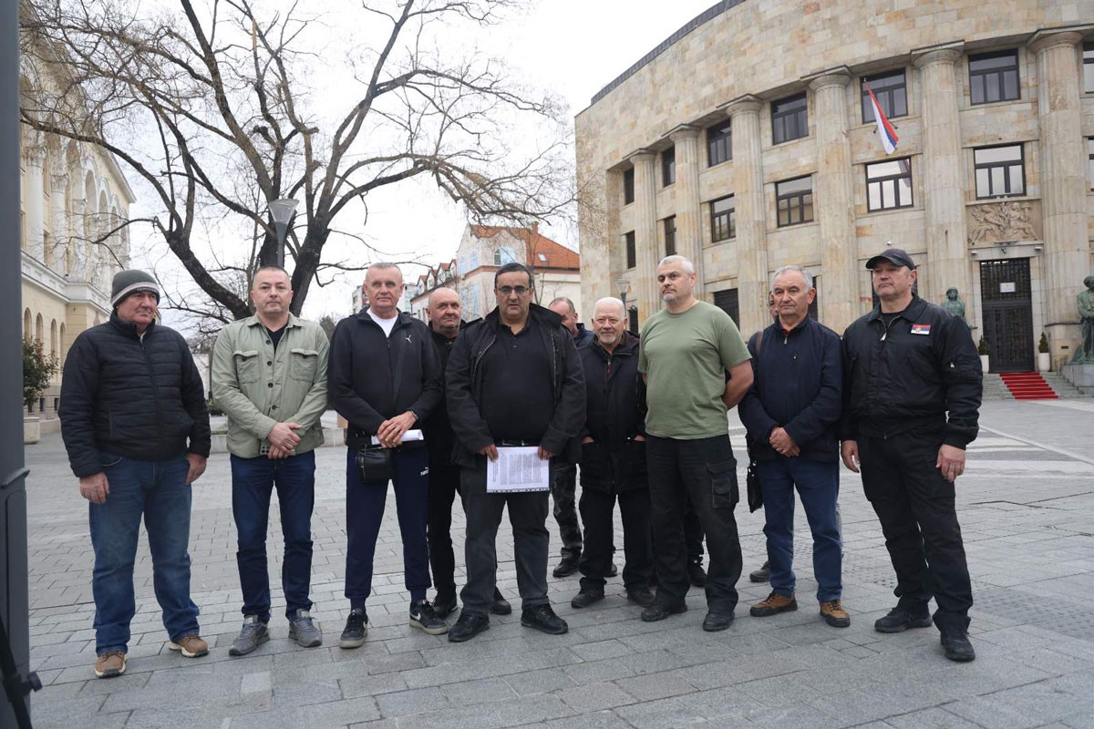 "Mir je jedina opcija opstanka, ko zagovara nasilje nije dobrodošao"