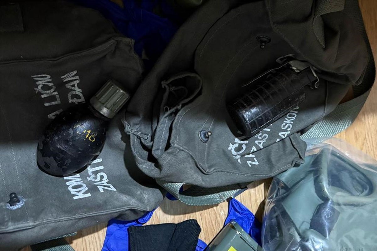 Uhapšene tri osobe, pronađen eksploziv, bombe i droga