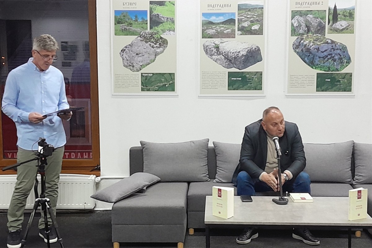 Promovisana knjiga "Biljezi kulture" profesora Duška Pevulje