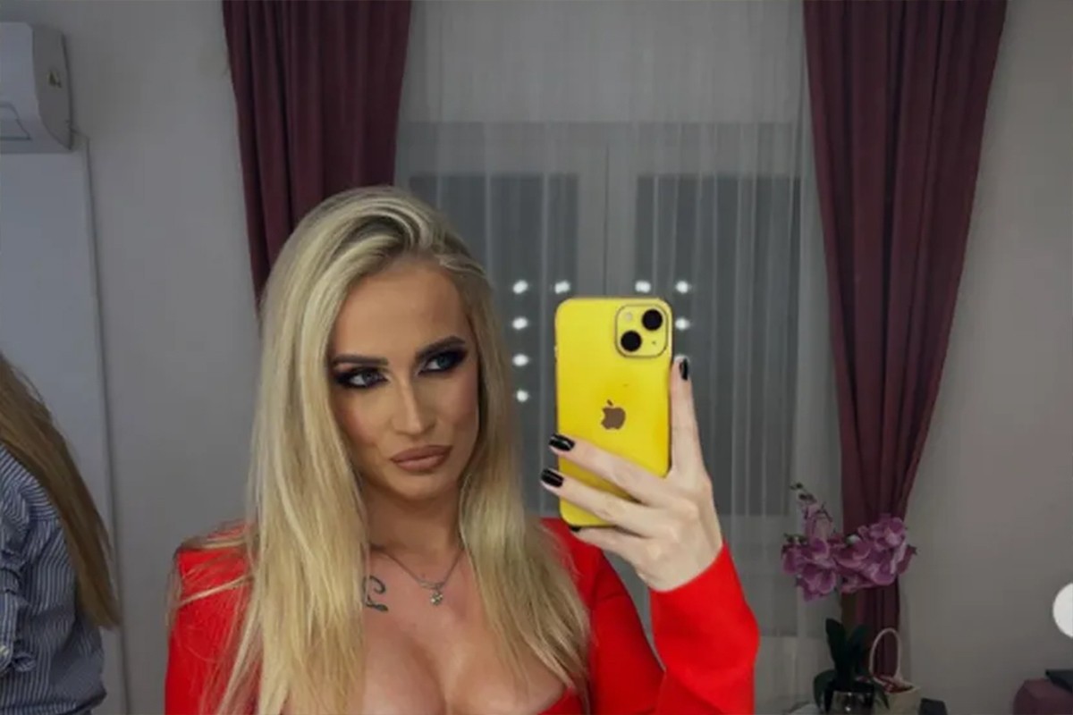 Kome Milica namiguje i šalje poljubac? (FOTO)