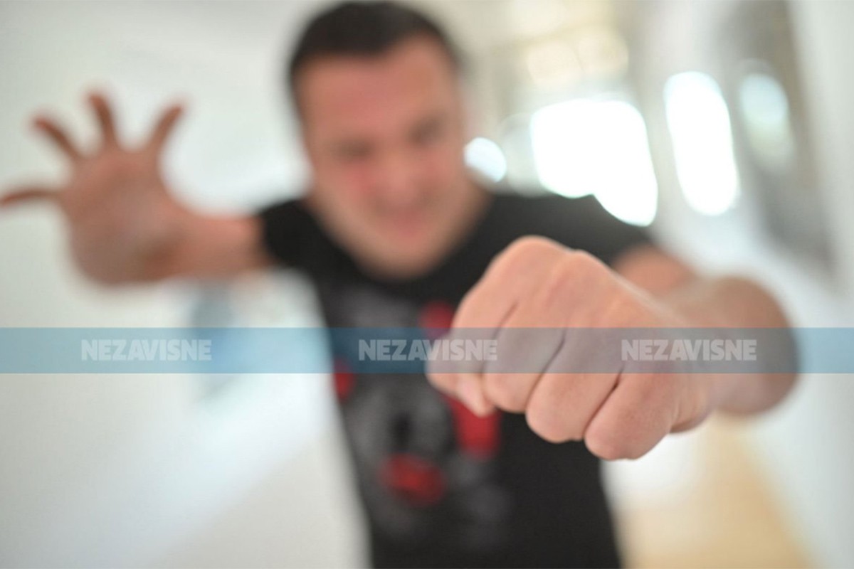 Osumnjičen da je šakom pretukao suprugu