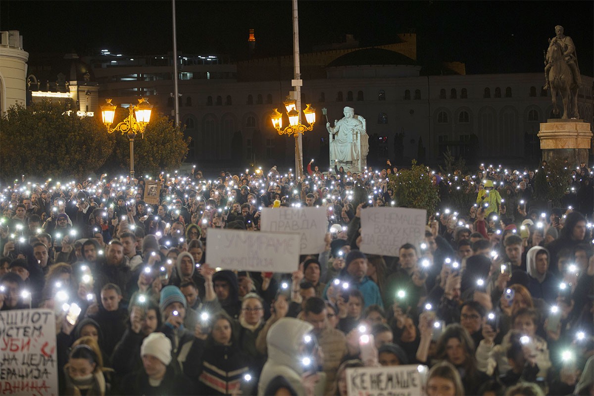 Hiljade građana u Skoplju odaje počast stradalima u požaru