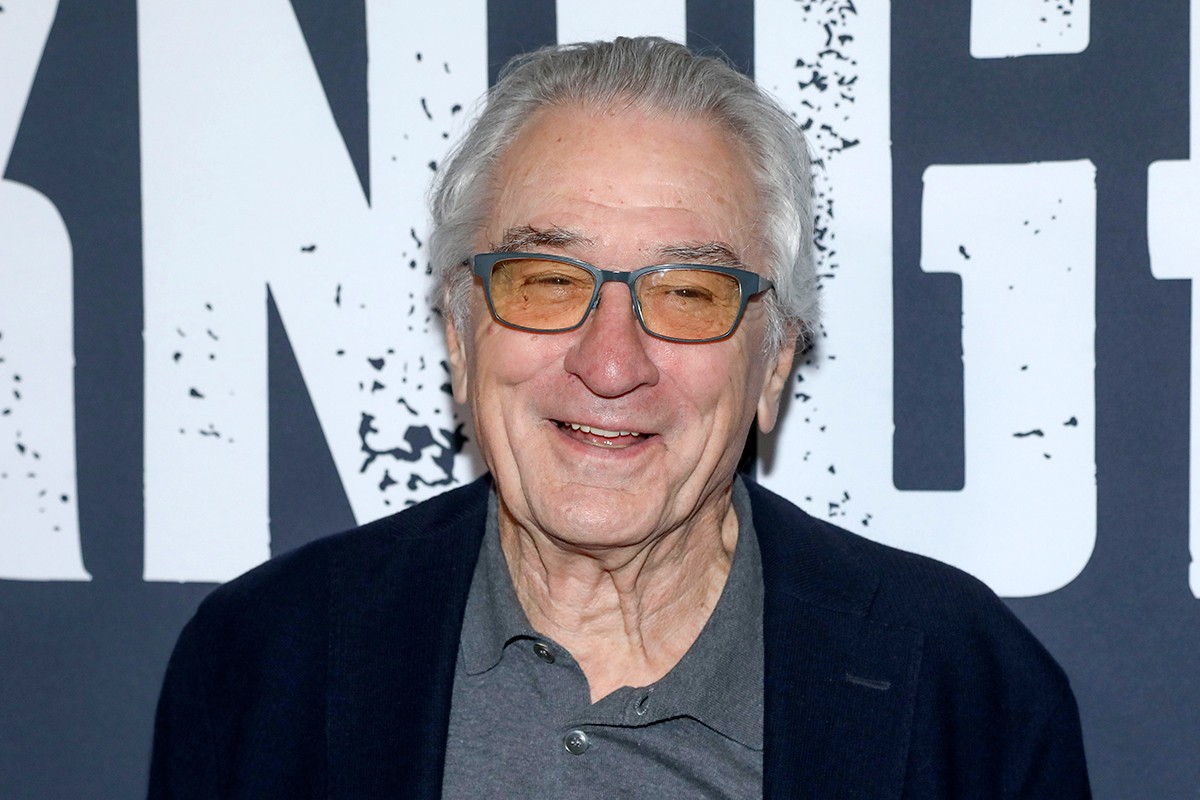 Robert de Niro kakvog ga nismo vidjeli: Na premijeru poveo 35 godina mlađu (VIDEO)